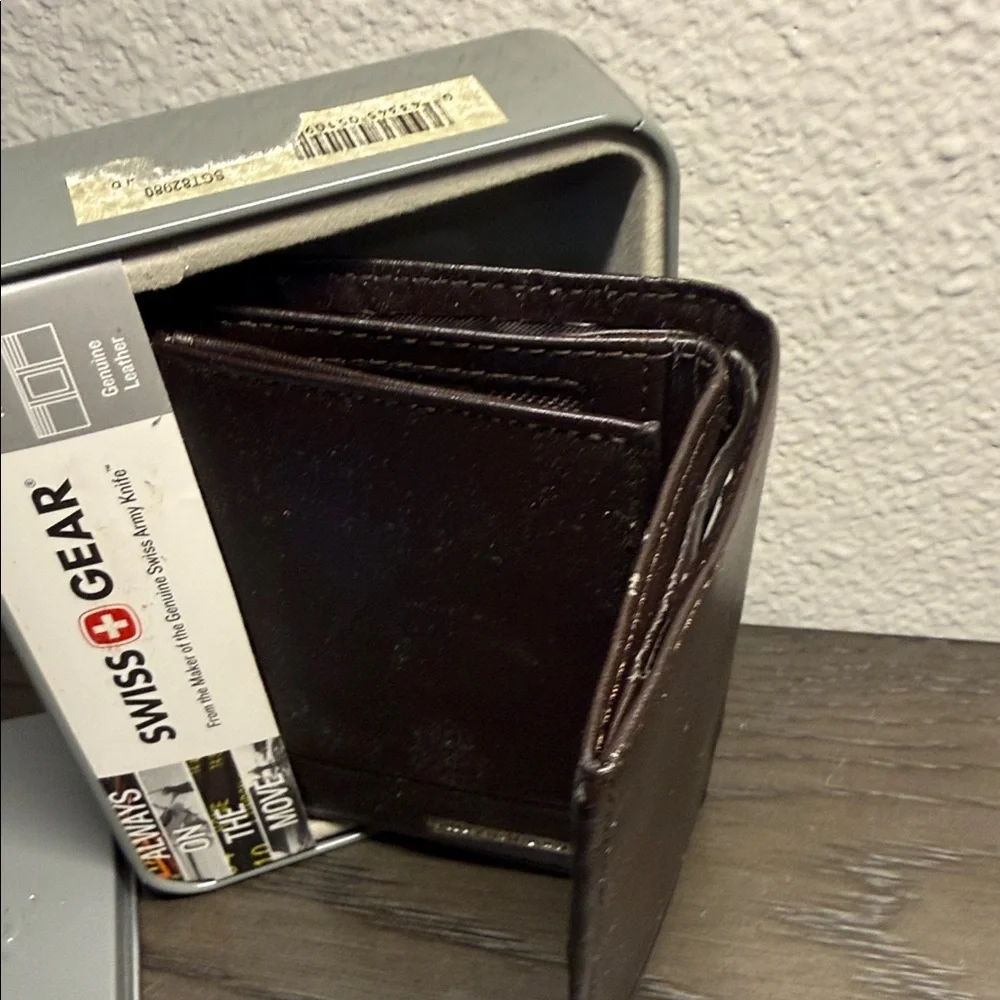 SwissGear Brown Leather Money Clip